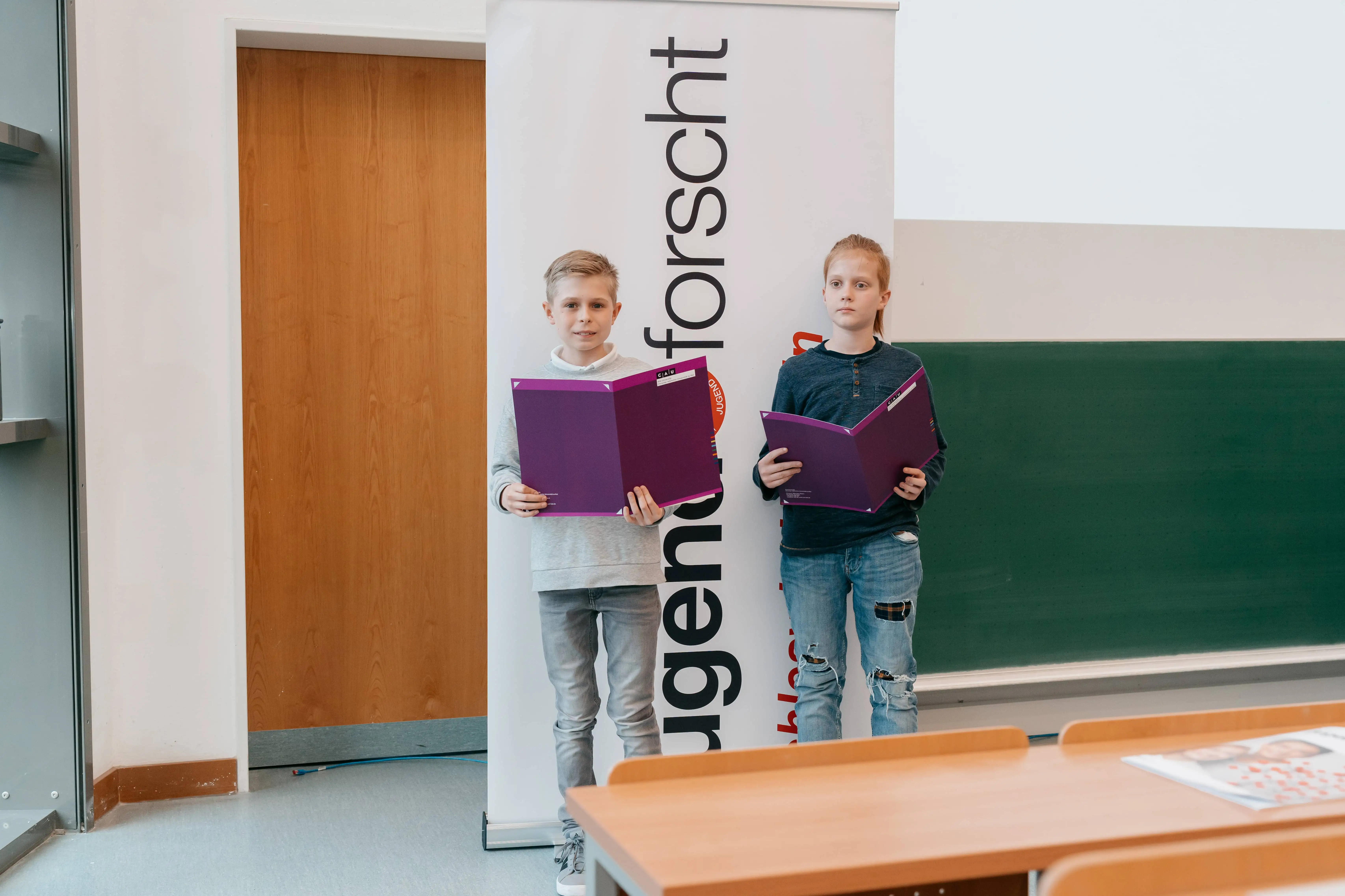 2026 03 25 Jugend forscht Leo und Noah Ehrung komp.JPG