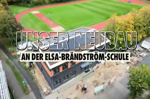 Luftbild des Erweiterungsbaus (Einleitung in das Video)