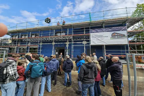 Neues vom Erweiterungsbau: Richtfest am 12. Mai 2026