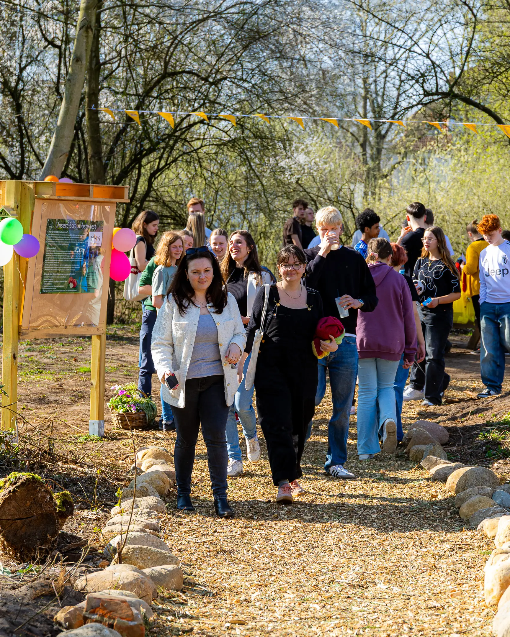 Spaziergänge über die schuleigene Streuobstwiese