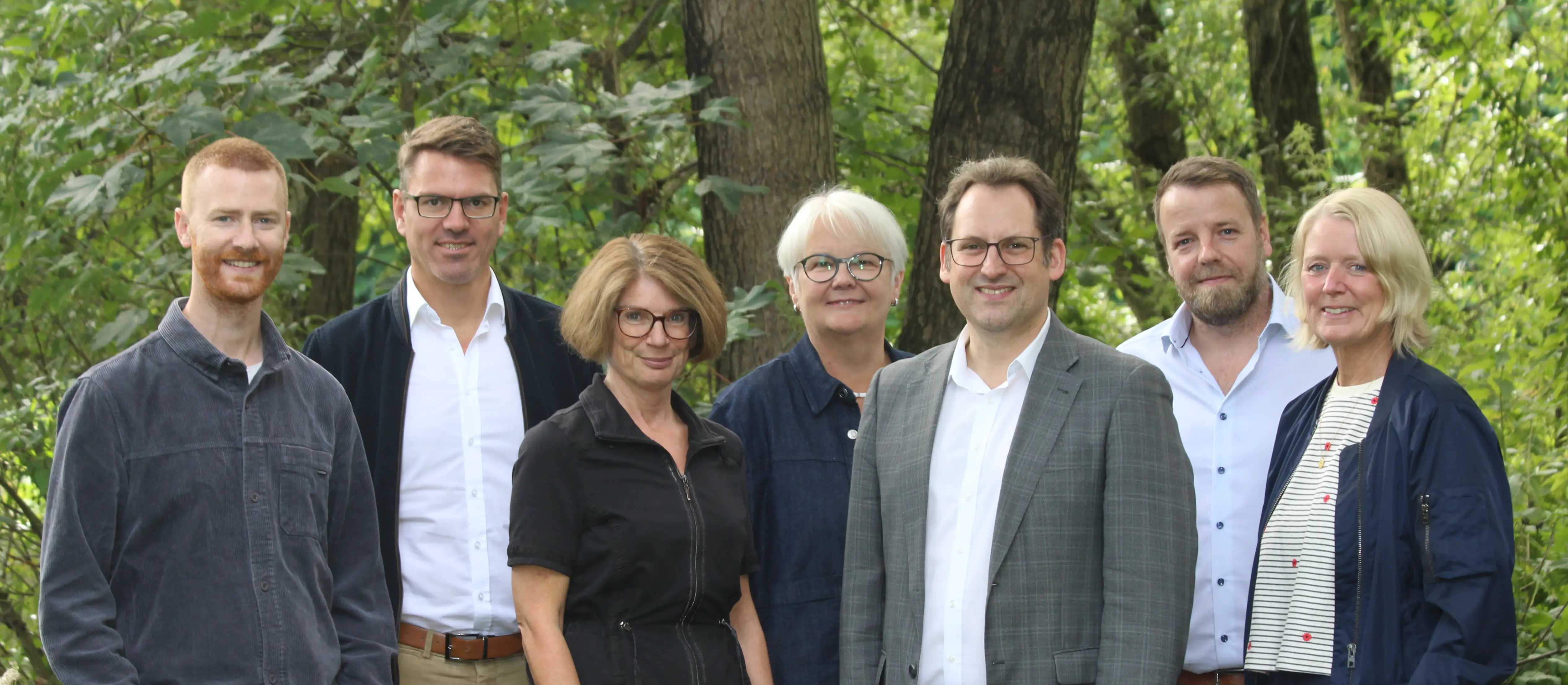 von links nach rechts im Bild: Dr. Jan-Niklas Sothmann,&nbsp;Manuel Bach,&nbsp;Dr. Nicola Zint,&nbsp;Beate Tarrach,&nbsp;Kevin Amberg,&nbsp;Harald Kocks, Julia-K. Büthe
